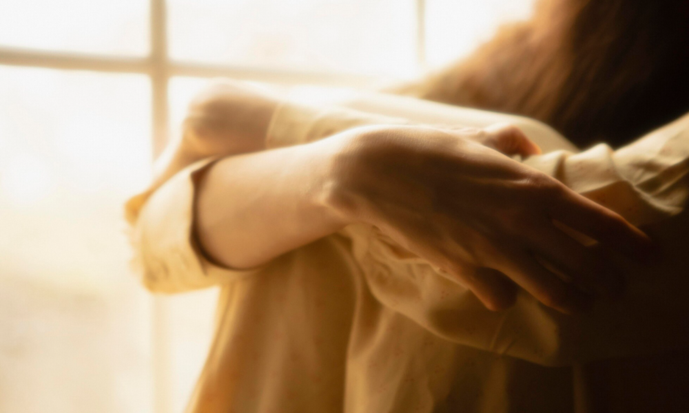 감정적 사색 순간 이미지